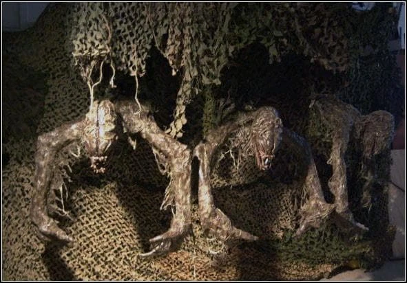 Nevermore Productions "Drop-Down Plant Creature" Halloween Animatronic 4 Nevermore Productions "Drop-Down Plant Creature" Halloween Animatronic