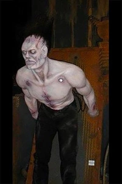 Distortions Animatronics "Frankenstein's Assault" Professional Halloween Animatronic 3 Distortions Animatronics "Frankenstein's Assault" Professional Halloween Animatronic